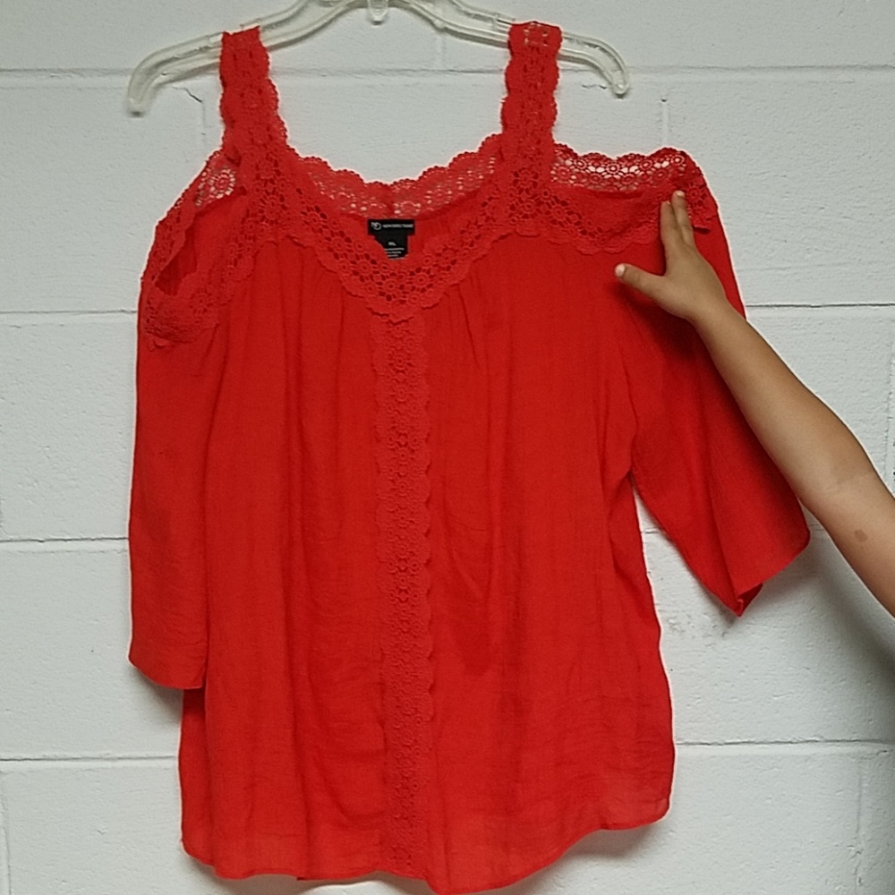 Beautiful fall top - Picture 2 of 3